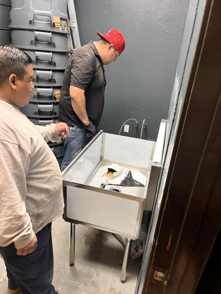 Commercial plumbing and sink installation in El Cerro Mission